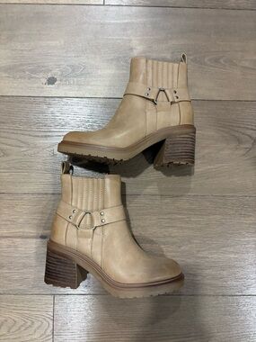 Women's Tan Chunky Heel Ankle Chelsea Boots | New in box!
